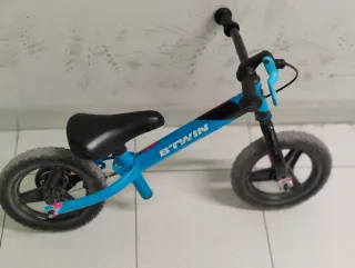 Bicicleta sin pedales B'TWIN azul