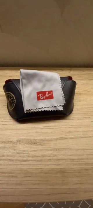 Gafas de sol Ray-Ban plateadas y marrones