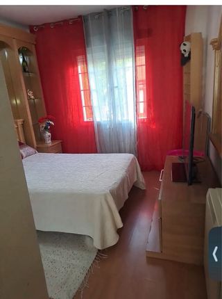 Se Alquila habitación super amplia