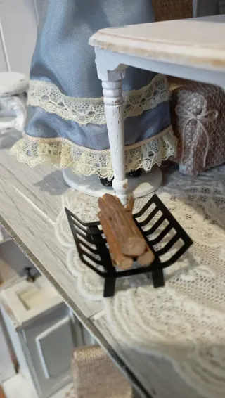 Rejilla para Chimenea con Leña 1:12 - Miniatura