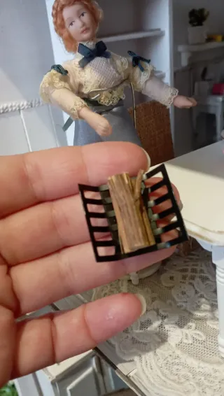 Rejilla para Chimenea con Leña 1:12 - Miniatura