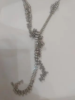 Collana girocollo con pendente
