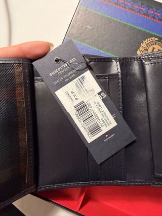 Cartera y llavero Tommy Hilfiger