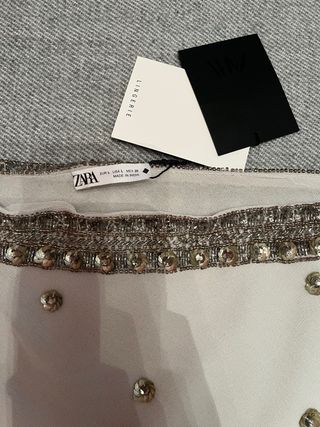 Falda midi Zara perlas y lentejuelas