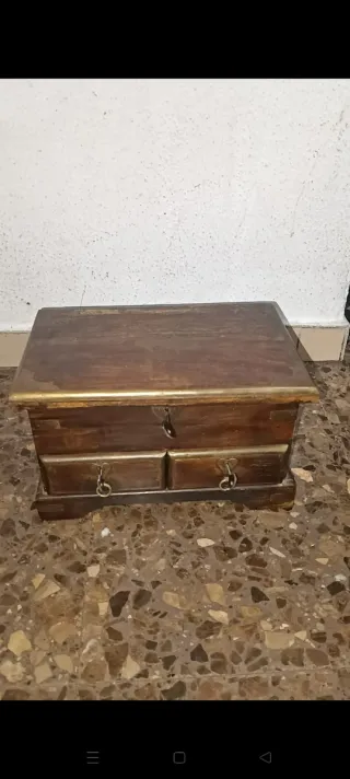 Escribanía antigua de madera