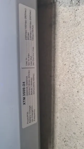 Baterías y inversor solar