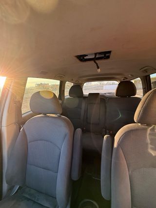 Mitsubishi Grandis 2007