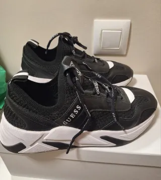 Botines Guess Negros y Blancos Originales