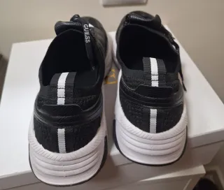 Botines Guess Negros y Blancos Originales