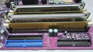 MB Pentium 4 Willamette + CPU 1.4ghz + 256mb RIMM