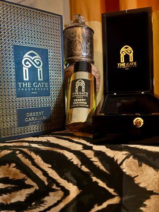 The Gate/ Desert caravan Coleccion privada