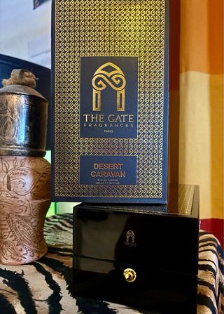 The Gate/ Desert caravan Coleccion privada