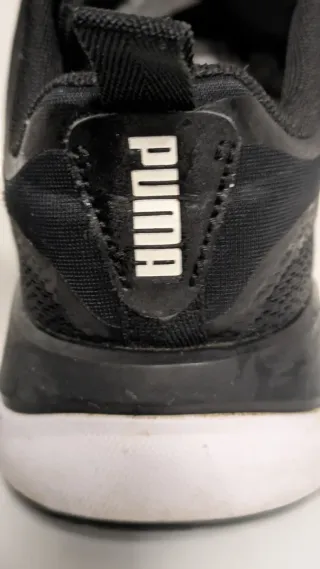 Zapatillas deportivas Puma negras y blancas