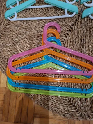 Lote 20 perchas Infantiles Plástico