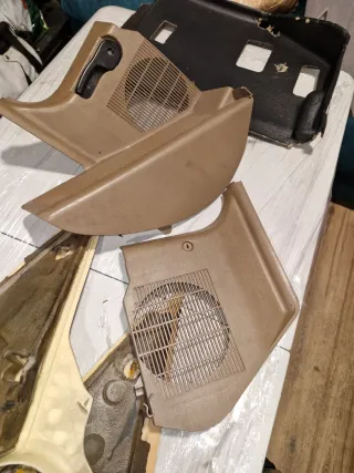 BMW E36 Berlina Piezas Interiores y Emblemas