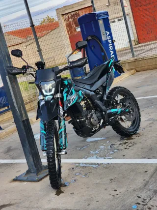 UM DSR 125 4T