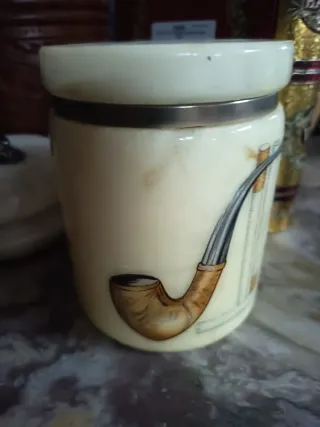 Bote de alabastro decorado