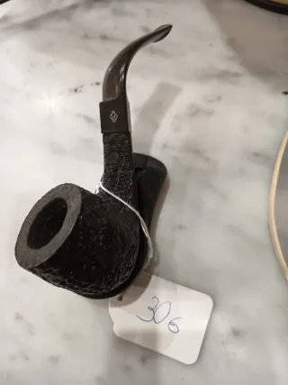 Bote de alabastro decorado