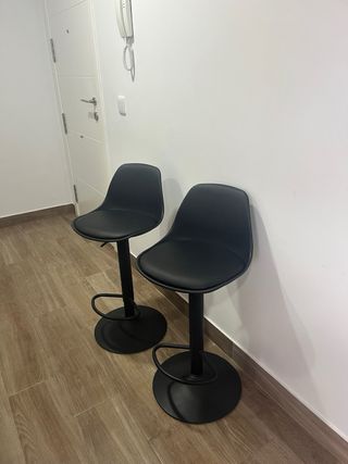 Taburete negro. Nuevo. Maison du Monde