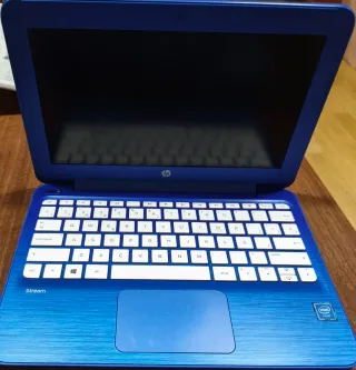 Ordenador portátil HP azul/morado,