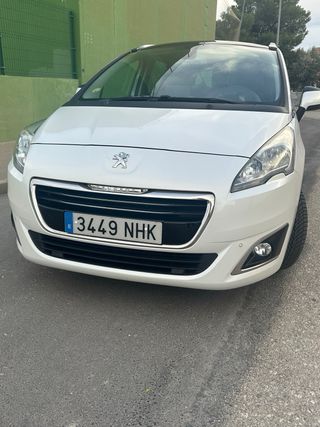 Peugeot 5008 2015