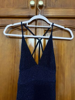 Vestido fiesta azul brillante con apertura