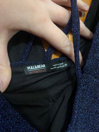 Vestido fiesta azul brillante con apertura