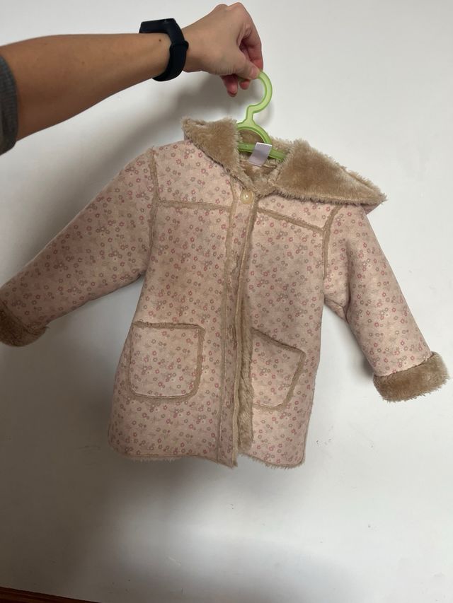 Abrigo bebé forro borreguito estampado Zara