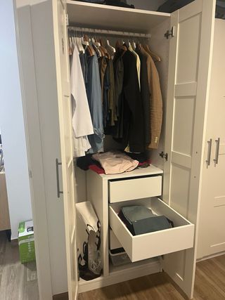 Armario. Nuevo. Con cajoneras.