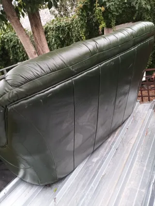 Sofá de 3 plazas de piel verde