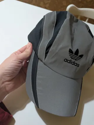 Gorra Adidas Running Negra y Gris