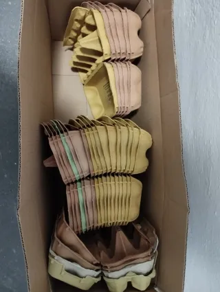 Hueveras de cartón.