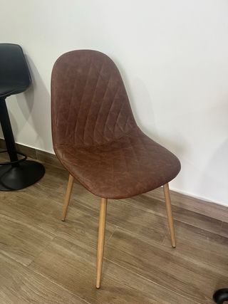 Sillas y Mesa Redonda