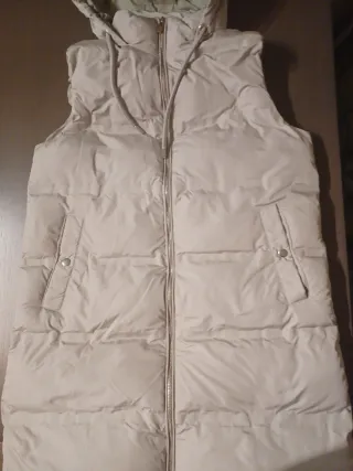 Chaleco largo con capucha verde claro