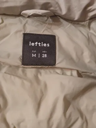 Chaleco largo con capucha verde claro