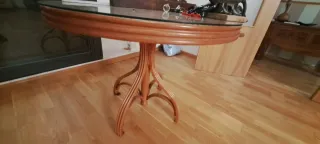 Mesa redonda ratán y cristal