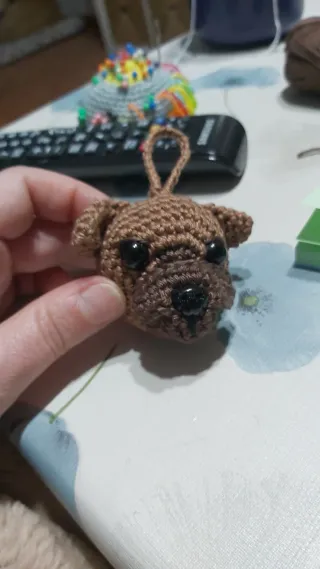 Amigurumi perro llavero