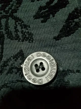 Abrigo negro estampado talla XXXL Precio negociabl