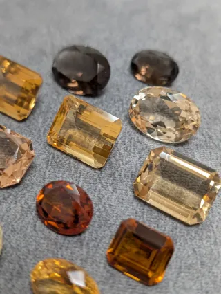 Lote piedras naturales marrones y amarillas