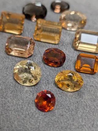 Lote piedras naturales marrones y amarillas