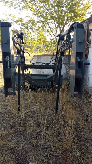 Pala Tractor Buen Estado Marca “El Leon”