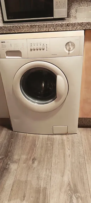 Lavadora Zanussi Essent