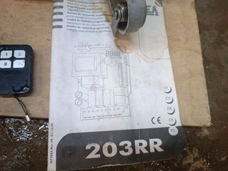 Puerta chapa galvanizada y puerta aluminio