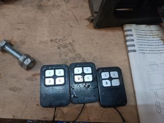 Puerta chapa galvanizada y puerta aluminio