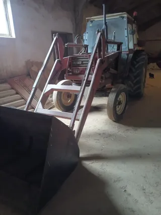 Tractor Fiat 880E con pala