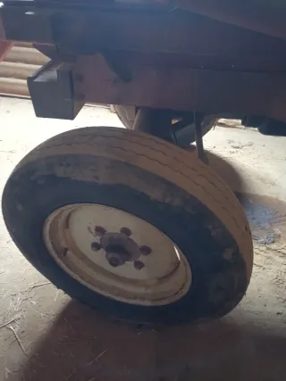 Tractor Fiat 880E con pala