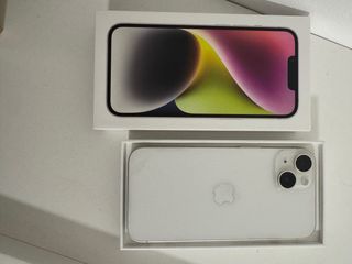 iPhone 14 con la caja y cable originales