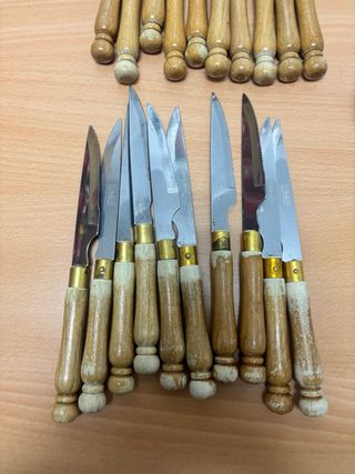 Cubiertos de madera y metal