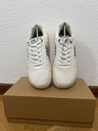 Zapatillas Mustang Blancas y Beige