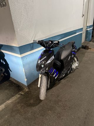 Yamaha Jog RR Negra Preparada